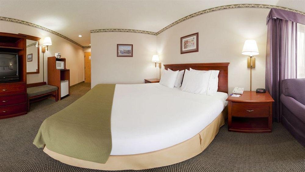 Round Hill Inn Orange Esterno foto